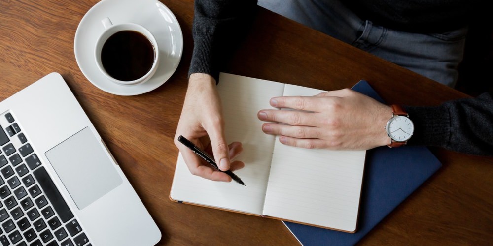 Define university social media marketing goals