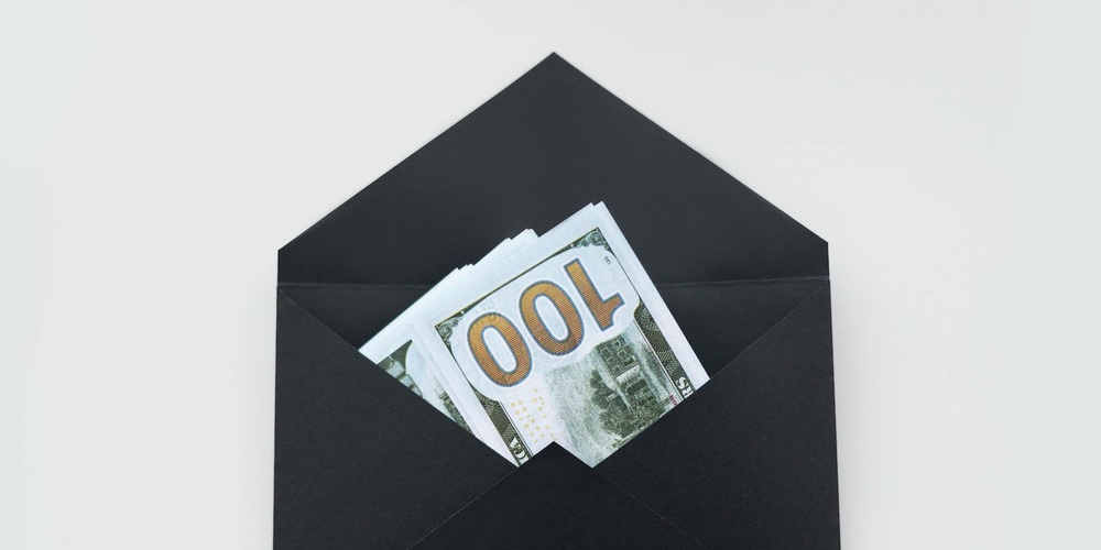 How do nonprofit leaders generally view major gifts and the development work behind major gifts?